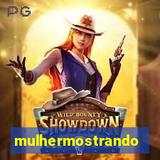 mulhermostrandoopeito